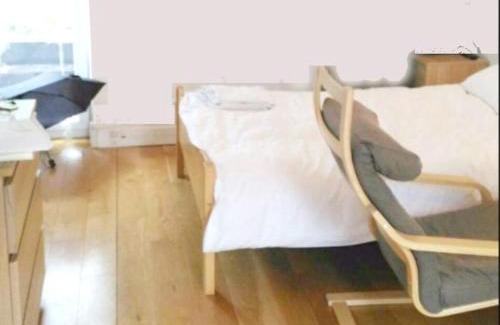 Kew Apartment | Kew Studios and Rooms