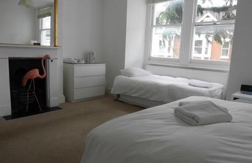 Kew Apartment | Kew Studios and Rooms