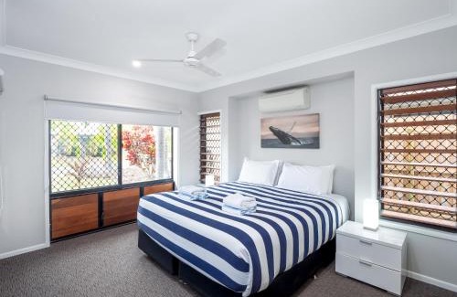 Kewarra Beach House | Kewarra Beach King Bed 4BR House, Pool, BBQ, Dog Friendly