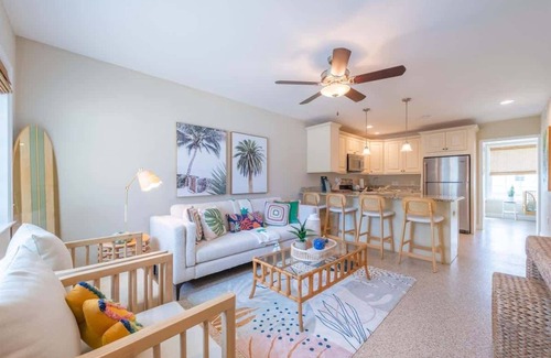 Sarasota Cottage | Key Lime Surf Shack| 3 beds| Super Close to Siesta