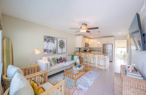 Sarasota Cottage | Key Lime Surf Shack| 3 beds| Super Close to Siesta