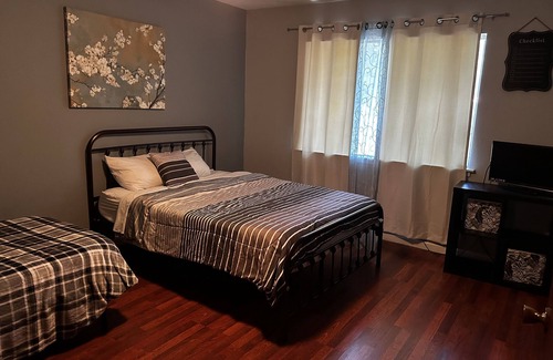 Westgate Bed & Breakfast | Key to Austin Rock Lounge