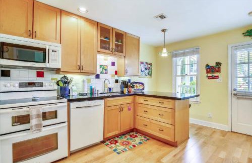 Truman Annex Apartment | Key West Casa by AvantStay Communal Pool BBQ Patio Near Duval Street Week Long Stays Only