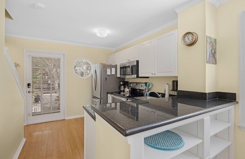 Key West House | Key West Happy Hideaway! Beautifully Renovated! 2 BDR/1.5 BA, GOLF, POOL, GYM