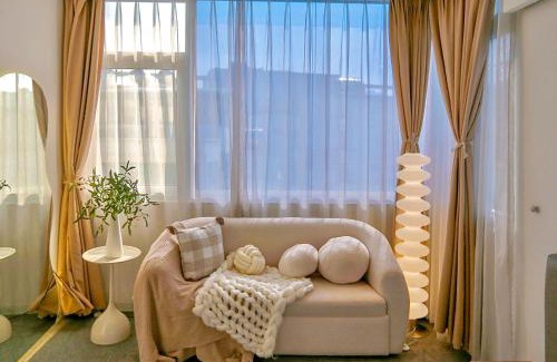 Dich Vong Hau Hotel | Keypad Hotel - 28 Dịch Vọng Hậu