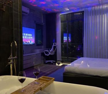 Ba Queo House | Khánh Nguyễn Luxury Apartment, balcony street view, large bathtub