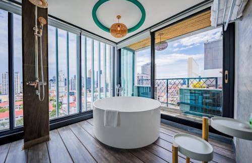 Phnom Penh City Centre Hotel | 68 m² Hotel ∙ 3 guests