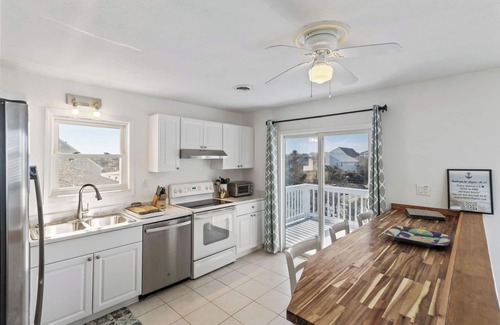 Sea Retreat House | KH4411, Fire Pit, Pets! Fantastic Ocean Views, Pool, Crow's Nest, Decks