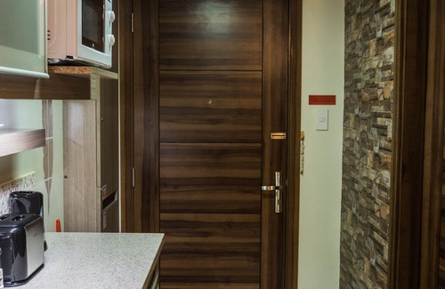 Cebu Apartment | khalils horizons 101 condominium (Deluxe Queen Studio Bedroom)