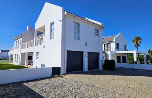 St. Helena Bay House | Khasia House - on the Golden Mile