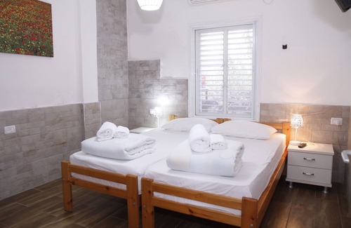 Gilboa House | Kibbutz Beit Alfa Guest House