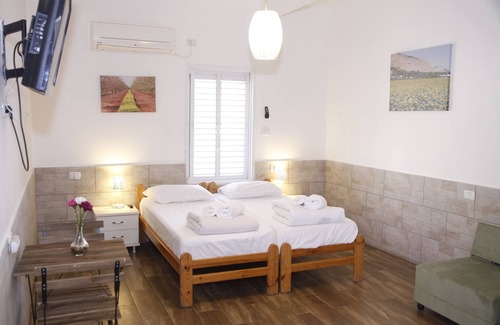 Gilboa House | Kibbutz Beit Alfa Guest House