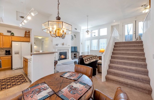 Kierland Condo | Kierland Commons Shops & Dining, Hiking, Fitness room, Gated, Heated Pool & Spa + FREE GOLF & MORE!
