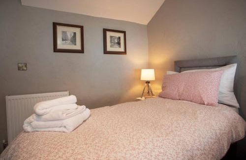 Rostrevor House | Kilbroney River Cottage
