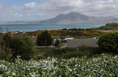 Tully Cottage | KILLARY BAY VIEW HOUSE, family friendly in Tully, County Galway