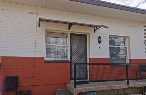 Kimba Apartment | Kimba Units 5 - self contained apartment discounts for more than one night