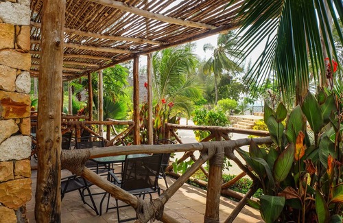 Pongwe Apartment | Kimurimuri - Cozy Beach Apartment with Pool