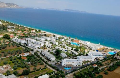 Kineta Resort | Kinetta Beach Resort and Spa