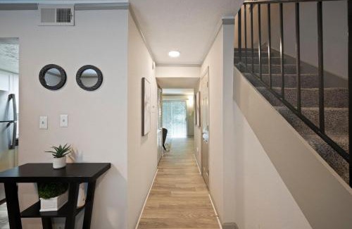 Smyrna Apartment | King Bed 5 min walk Truist Park The Battery