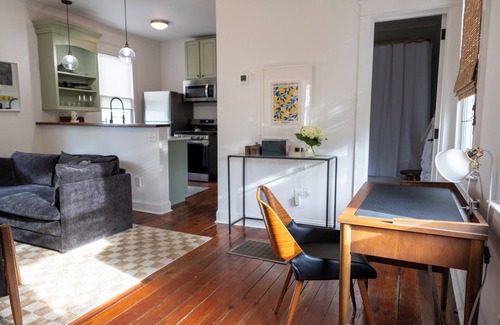 Charleston Condo | King Bed Escape near Historic Park Downtown w/Parking and A/C
