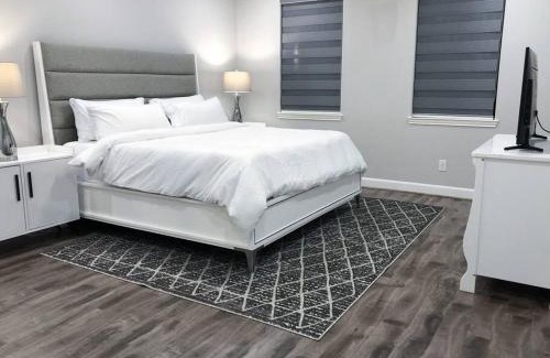 Greater Fondren Southwest House | King bed in gated community, 1300 sqft home