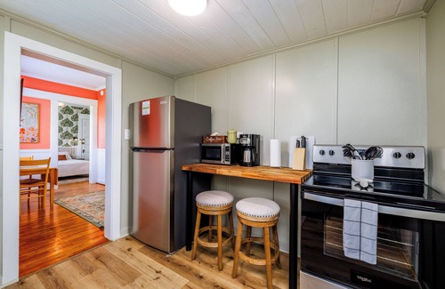 Chariton Apartment | King Bed, Pet Friendly, Main Floor, Walk Downtown