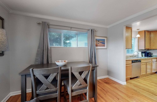 Barnum West House | King Beds Near Casa Bonita, Downtown/Red Rocks/Restaurants and all things Denver