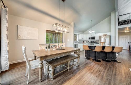 The Woods House | King Beds with Hot Tub Arcade & Golf Course View