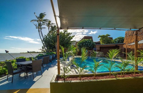 Kaunakakai House | King Garden View: Your Peaceful Retreat Awaits at Hotel Molokai