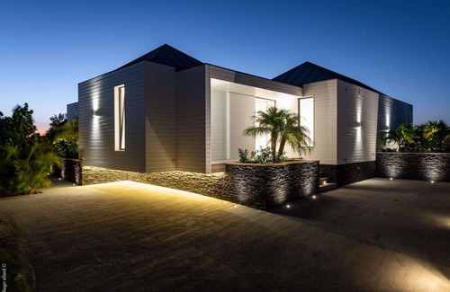 Public Villa | King Gustaf Luxury villa