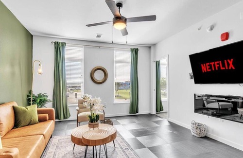 Rogers Apartment | King|Pool|Gym|BBQ|Fitness|Dog Park|Game Room