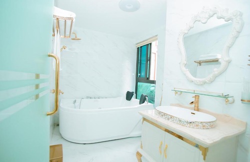 Cau Giay Hotel | King's Hotel Yên Hòa