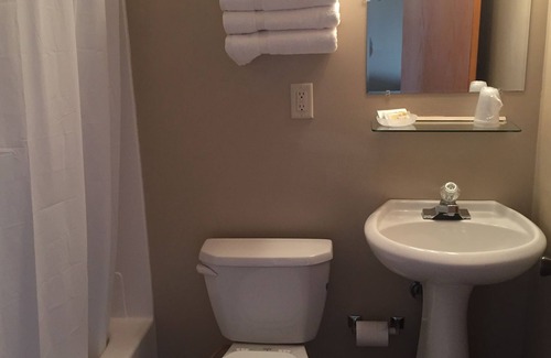 Kennebec Hotel | King's Inn