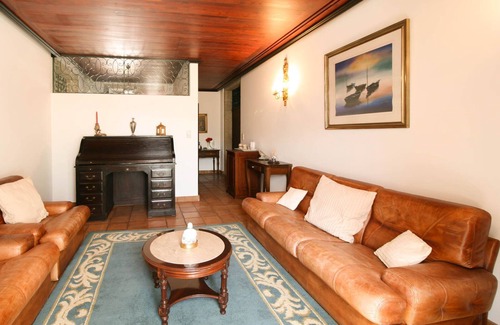 Cardielos Apartment | King Size Suite - Trees