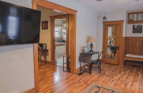 Jackson House | King-Sized Relaxation Refuge