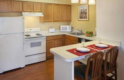 Orlando Apartment | King Studio Near Lake Ebby ORL