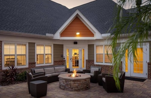 Orlando Apartment | King Studio Near Lake Ebby ORL
