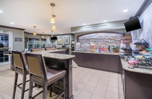 East Texas Condo | King Suite | Free Breakfast + 24-hour Business Center
