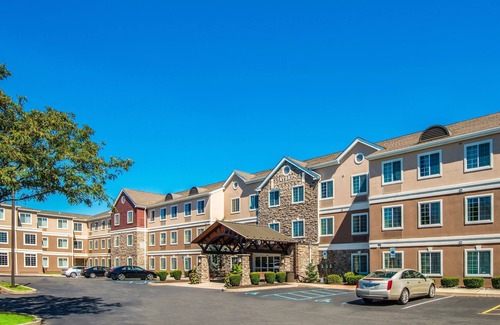 East Texas Condo | King Suite | Free Breakfast + 24-hour Business Center