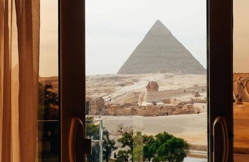 Al Manial Apartment | King Suite with Balcony pyramids and sphinx view