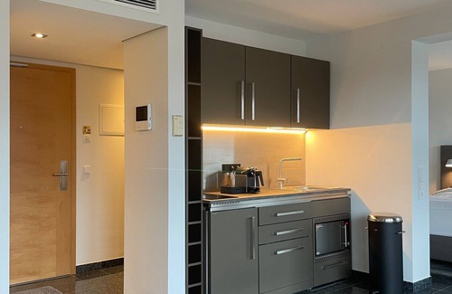 Unterrath Hotel | King Triple Apartment
