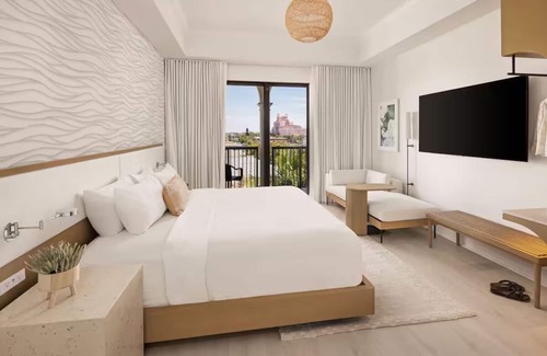 Belle Vista Hotel | King with View and Balcony at The Hotel Zamora, Free Parking, Pets Allowed