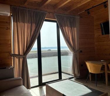 Fushe Kuqe Villa | Kingfish restaurant & boutique hotel