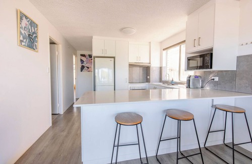 Kings Beach Apartment | Kings Beach Oceanfront Apartment With Pool
