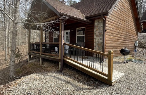 Van Buren Cabin | Kings Cabin on the edge of town only 1/2 mile from Current River !