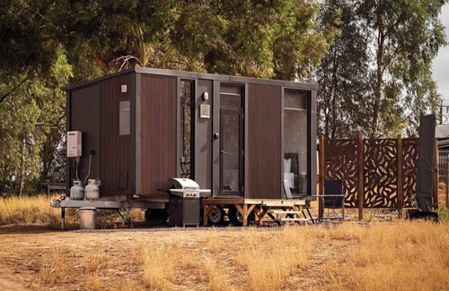 Irymple House | Kings Cottage by Tiny Away