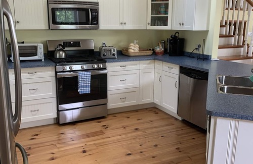 Ivy Lea House | Kings' Landing Cottage in the Thousand Islands