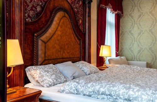 Karlovy Vary Apartment | Kings Retreat Royal Stay in Karlovy Vary