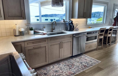 Kingston House | Kingston Cottage- waterfront views, steps to beach & downtown- the best of PNW!