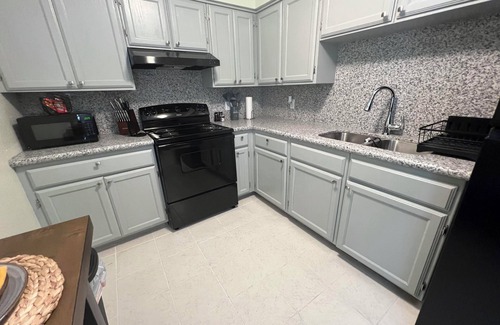 Bonanza Apartment | Kingsway by the Laredo Medical Center.